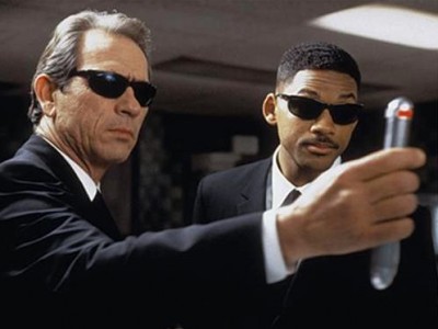 Tommy Lee Jones e Will Smith in Men in Black Tommy Lee Jones e Will Smith in Men in Black