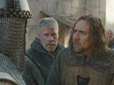 Ron Perlman e Nicolas Cage in Season of the Witch