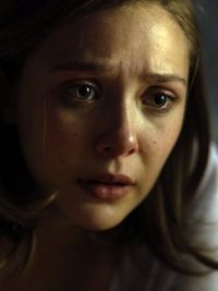 Silent House - Elizabeth Olsen Silent House - Elizabeth Olsen