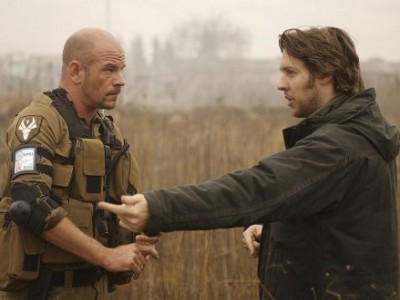 Il regista Neill Blomkamp sul set di District 9