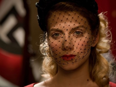 Melanie Laurent in Bastardi senza gloria