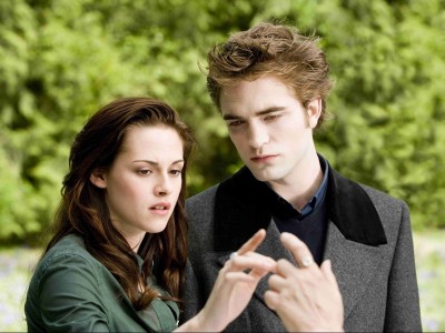 Kristen Stewart e Robert Pattinson in New Moon