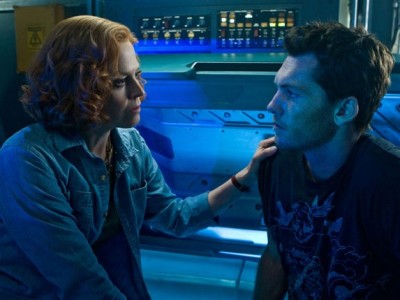 Sigourney Weaver e Sam Worthington in una delle sequenze iniziali di Avatar