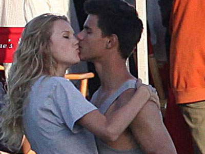 Il bacio galeotto tra Taylor Lutner e Taylor Swift sul set di Valentine’s Day