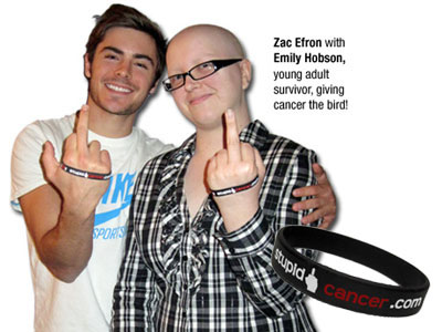 La campagna Stupid Cancer Give cancer the bird con Zac Efron