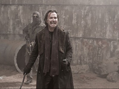 Gary Oldman cattivissimo in Codice Genesi