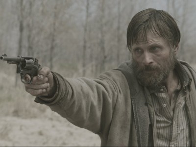 Viggo Mortensen è il protagonista di The Road, tratto da Cormac McCarhty