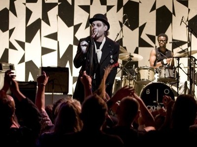 Andy Serkis in Sex & Drugs & Rock & Roll
