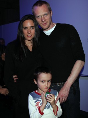 Paul Bettany con la moglie Jennifer Connelly e il figlio Stellan