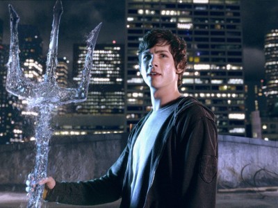 Logan Lerman è il figlio di Poseidone in Percy Jackson e gli dei dell'olimpo