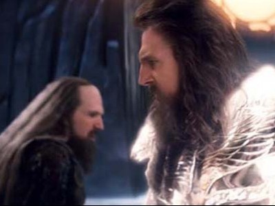 Ralph Fiennes e Liam Neeson sono Ade e Zeus in Scontro tra Titani