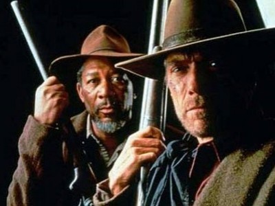 Clint Eastwood e Morgan Freeman in Gli spietati