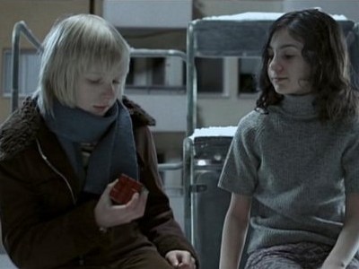 Una scena di Lasciami entrare, ripresa anche nel remake