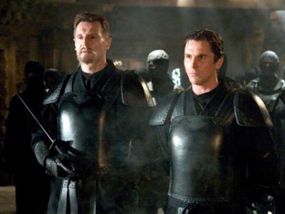 Liam Neeson e Christian Bale in Batman Begins