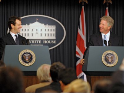 Michael Sheen e Dennis Quaid ne I due presidenti