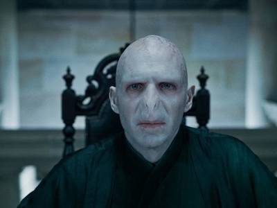 Ralph Fiennes è Voldemort ne I doni della morte