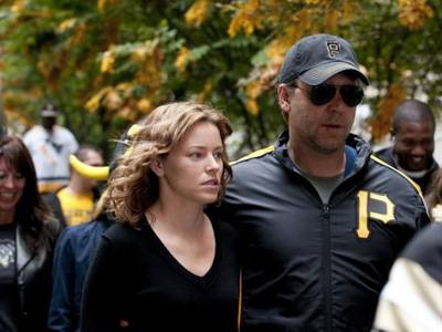Russell Crowe ed Elizabeth Banks in The Next Three Days