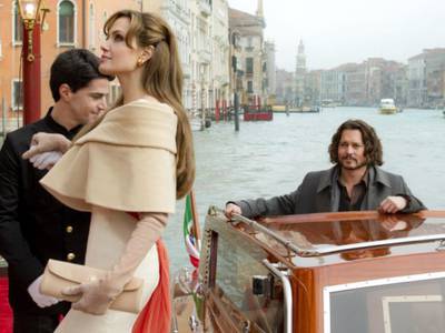Johnny Depp e Angelina Jolie in The Tourist