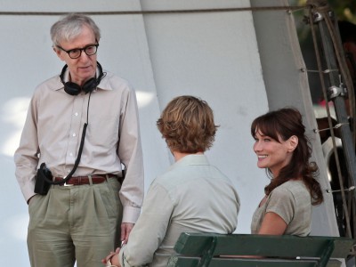 Woody Allen dirige Owen Wilson e Carla Bruni-Sarkozy sul set di Midnight in Paris
