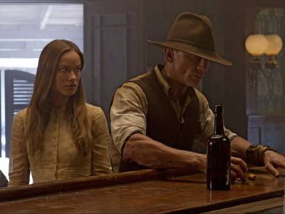 Daniel Craig e Olivia Wilde in una scena