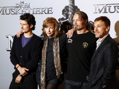 Orlando Bloom, Milla Jovovich, Mads Mikkelsen e Christoph Waltz alla conferenza stampa di presentazione de I tre moschettieri a Monaco
