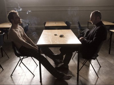 Michael Fassbender affronta Liam Cunningham
