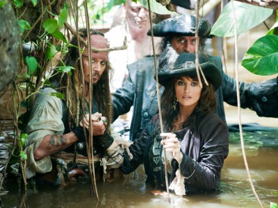 Penélope Cruz e Johnny Depp in Pirati dei Caraibi: Oltre i confini del mare