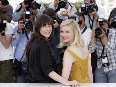 Charlotte Gainsbourg e Kirsten Dunst durante il photocall