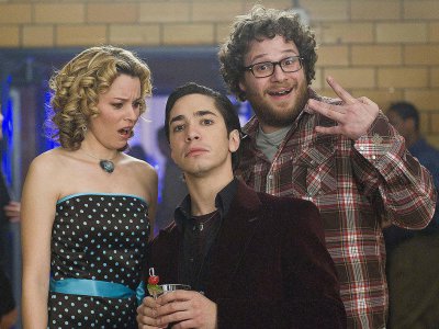 Rogen e Banks con Justin Long