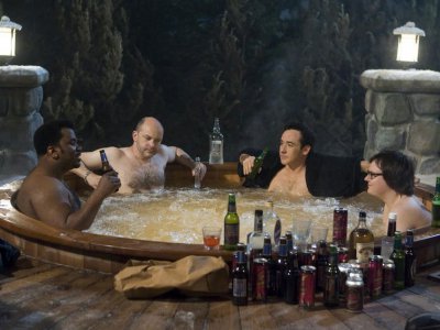 Robinson, Corddry, Cusack e Duke in una scena