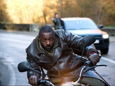 Idris Elba in sella