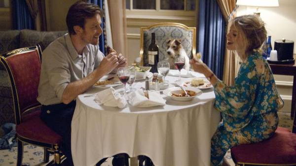 Ewan McGregor e Melanie Laurent in una scena