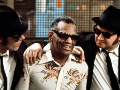 Aykroyd e Belushi con il grande Ray Charles