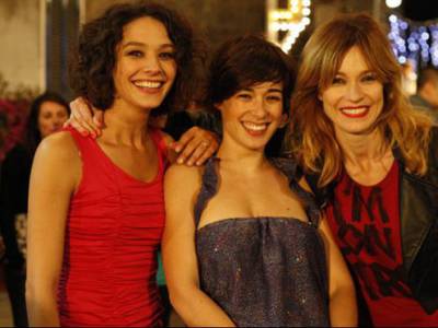 Nicole Grimaudo, Diane Fleri e Stefania Rocca in una scena