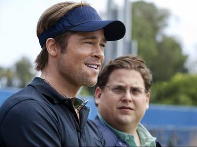 Brad Pitt e Jonah Hill in Moneyball