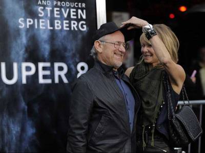 Steven Spielberg e la moglie Kate Capshaw alla première di Super 8