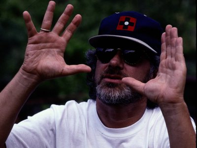 Spielberg con maglietta a tema sul set