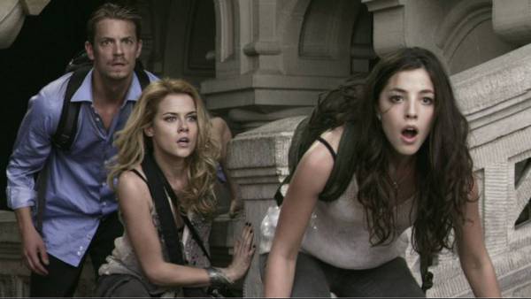 La recensione de L'ora nera con Emile Hirsch - Joel Kinnaman con Rachael Taylor e Olivia Thirlby