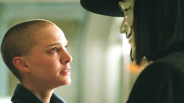 The Raven John Cusack Edgar Allan Poe intervista James McTeigue. Natalie Portman in V per Vendetta