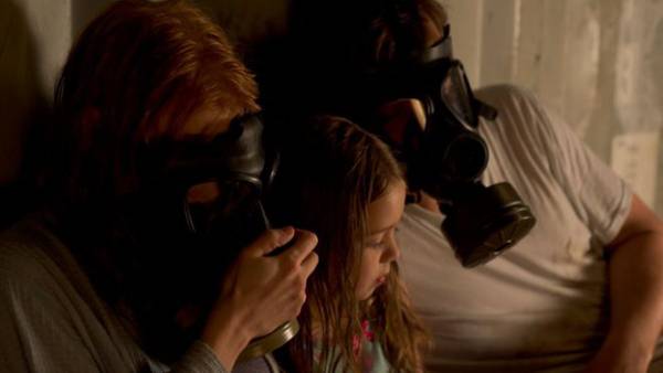 Take Shelter Michael Shannon recensione - Shannon e Jessica Chastain