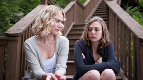 La fuga di Martha recensione Elizabeth Olsen - Sarah Paulson ed Elizabeth Olsen