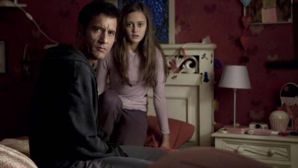 Intruders Blu-Ray recensione Clive Owen Fresnadillo - Clive Owen con Ella Purnell
