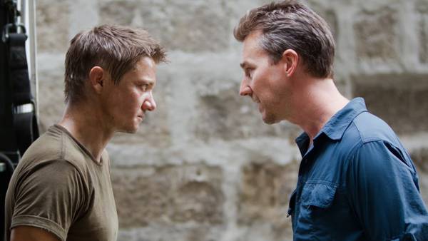 Bourne Legacy recensione Jeremy Renner Norton Weisz Gilroy - Renner contro Norton