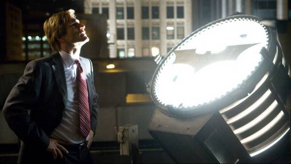 Il cavaliere oscuro recensione Heath Ledger Christopher Nolan Bale - Aaron Eckhart è Harvey Dent