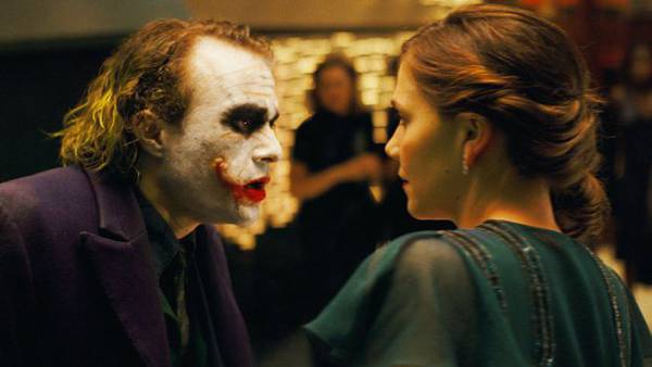 Il cavaliere oscuro recensione Heath Ledger Christopher Nolan Bale - Heath Ledger affronta Maggie Gyllenhaal