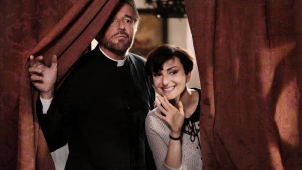 Colpi di fulmine recensione De Sica Lillo e Greg - Christian De Sica e Arisa