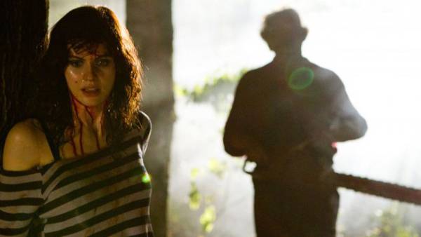 Non aprite quella porta 3D recensione Leatherface Texas Chainsaw - Alexandra Daddario