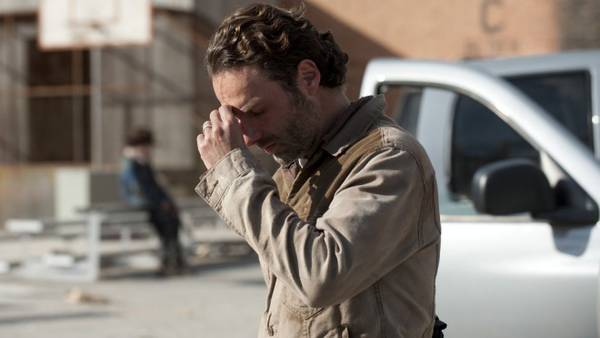 The Walking Dead stagione 3 Finale governatore zombie