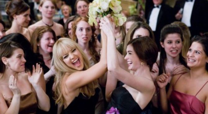 Kate Hudson e Anne Hathaway in guerra!