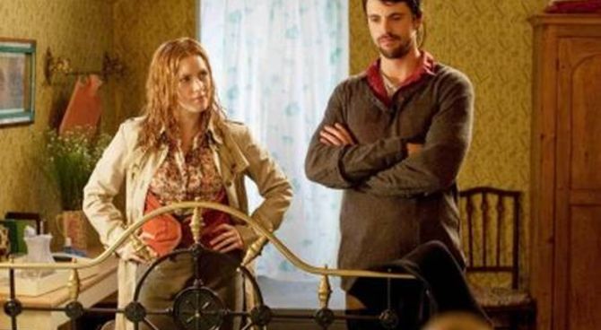 Una proposta per dire sì - Matthew Goode e Amy Adams